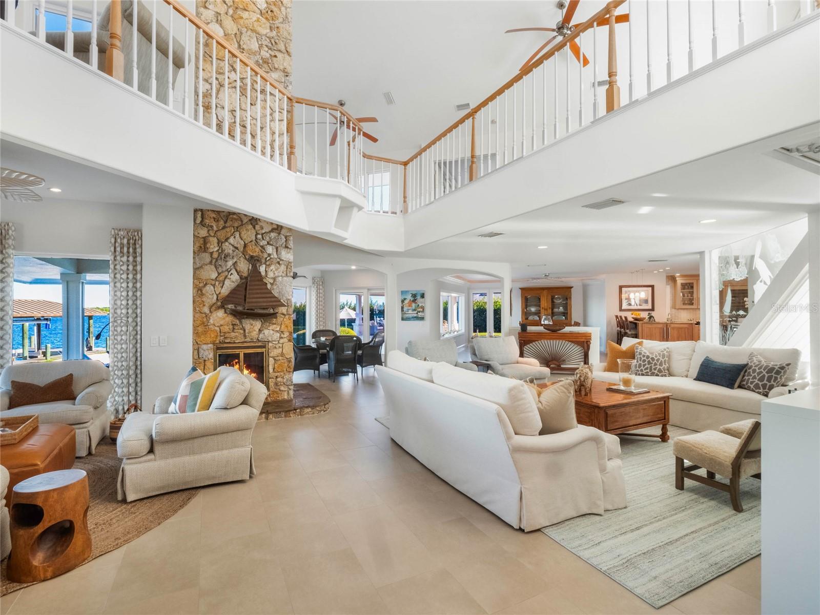 YACHT CLUB ISLAND ESTATE - Residential