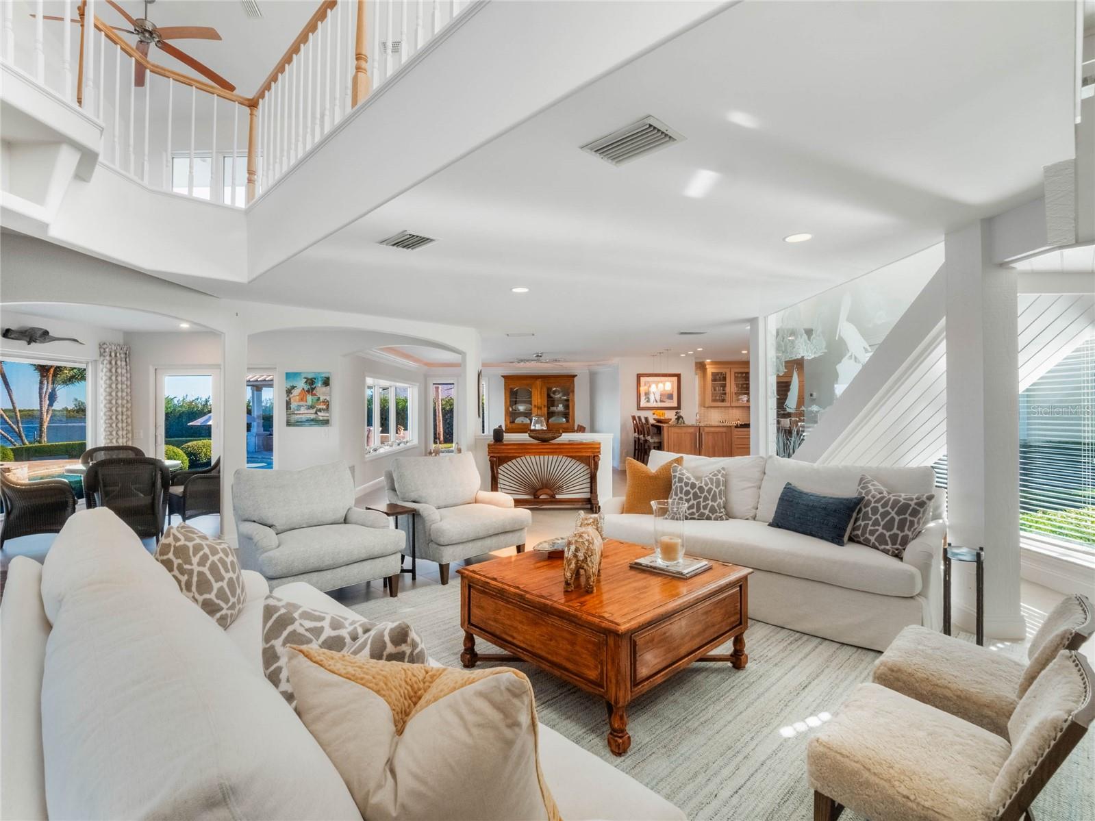 YACHT CLUB ISLAND ESTATE - Residential