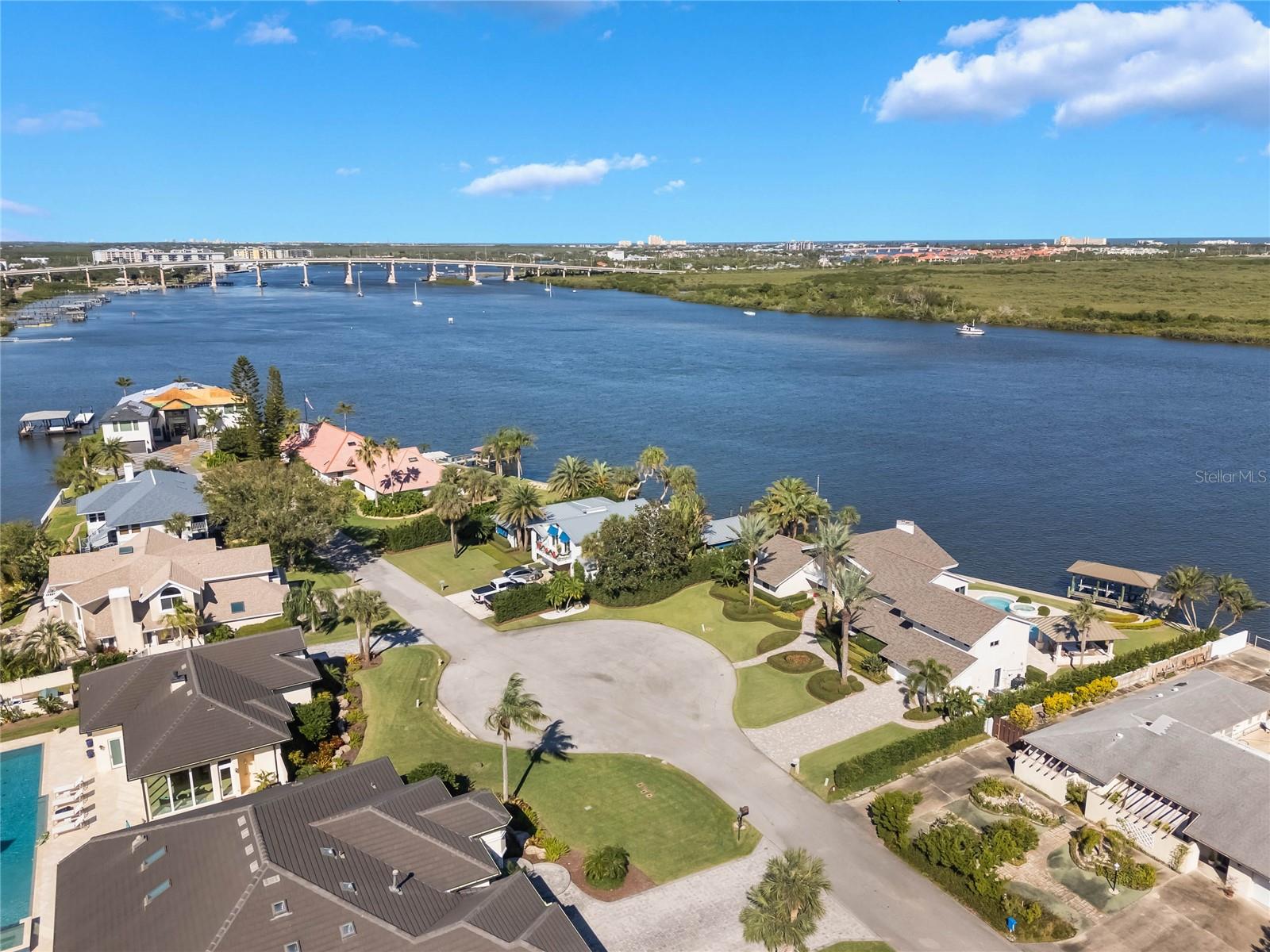 YACHT CLUB ISLAND ESTATE - Residential