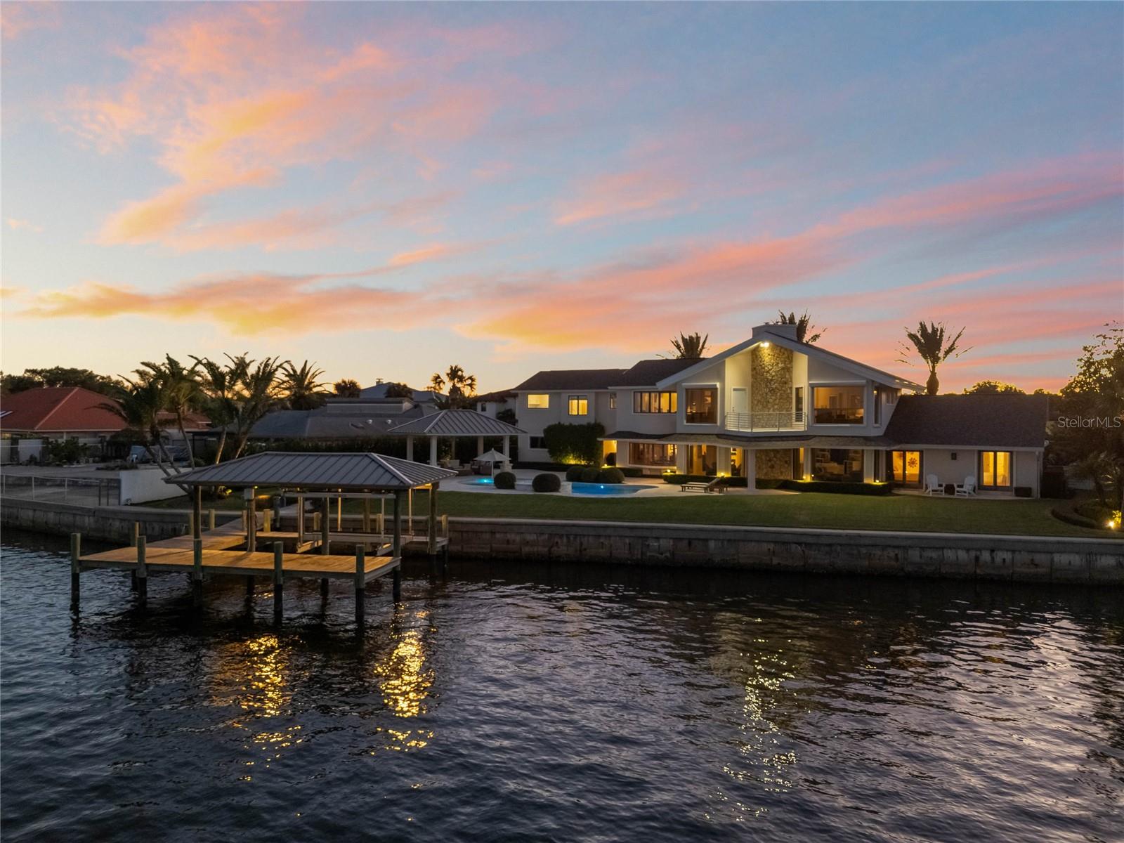 YACHT CLUB ISLAND ESTATE - Residential