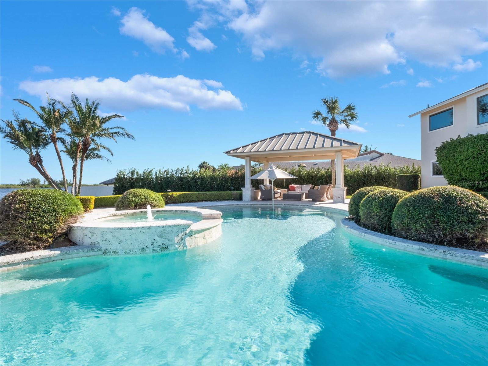 YACHT CLUB ISLAND ESTATE - Residential