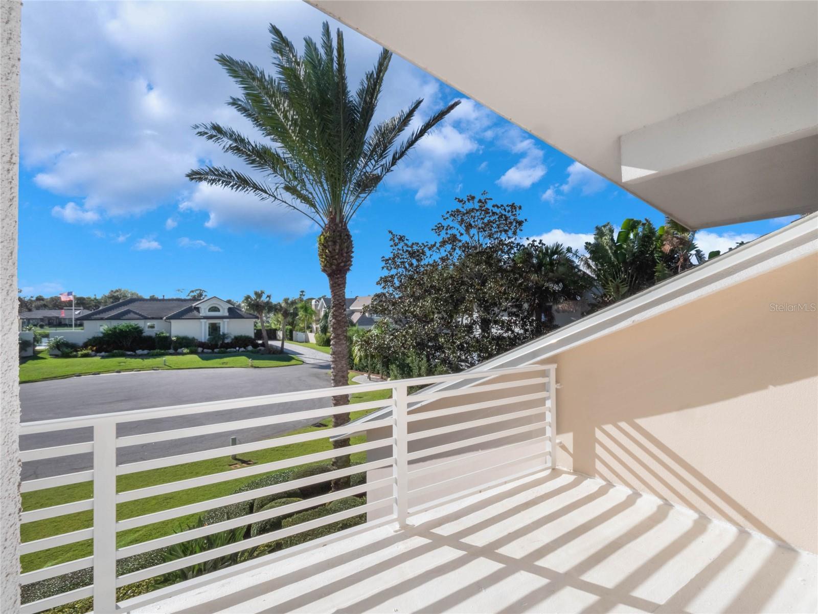 YACHT CLUB ISLAND ESTATE - Residential