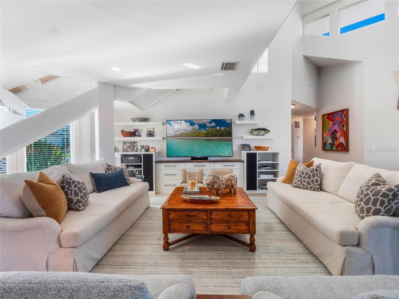 YACHT CLUB ISLAND ESTATE - Residential