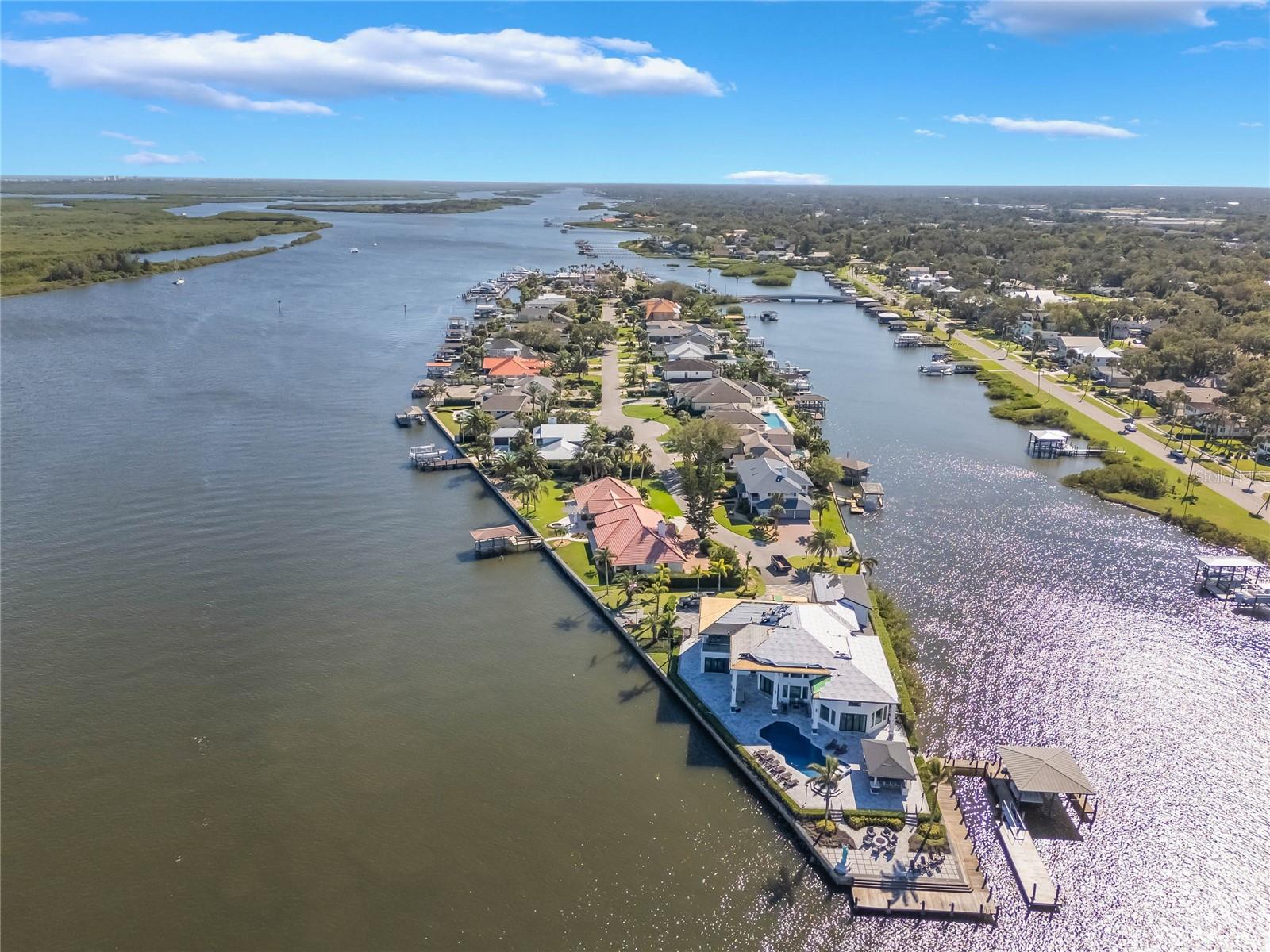 YACHT CLUB ISLAND ESTATE - Residential