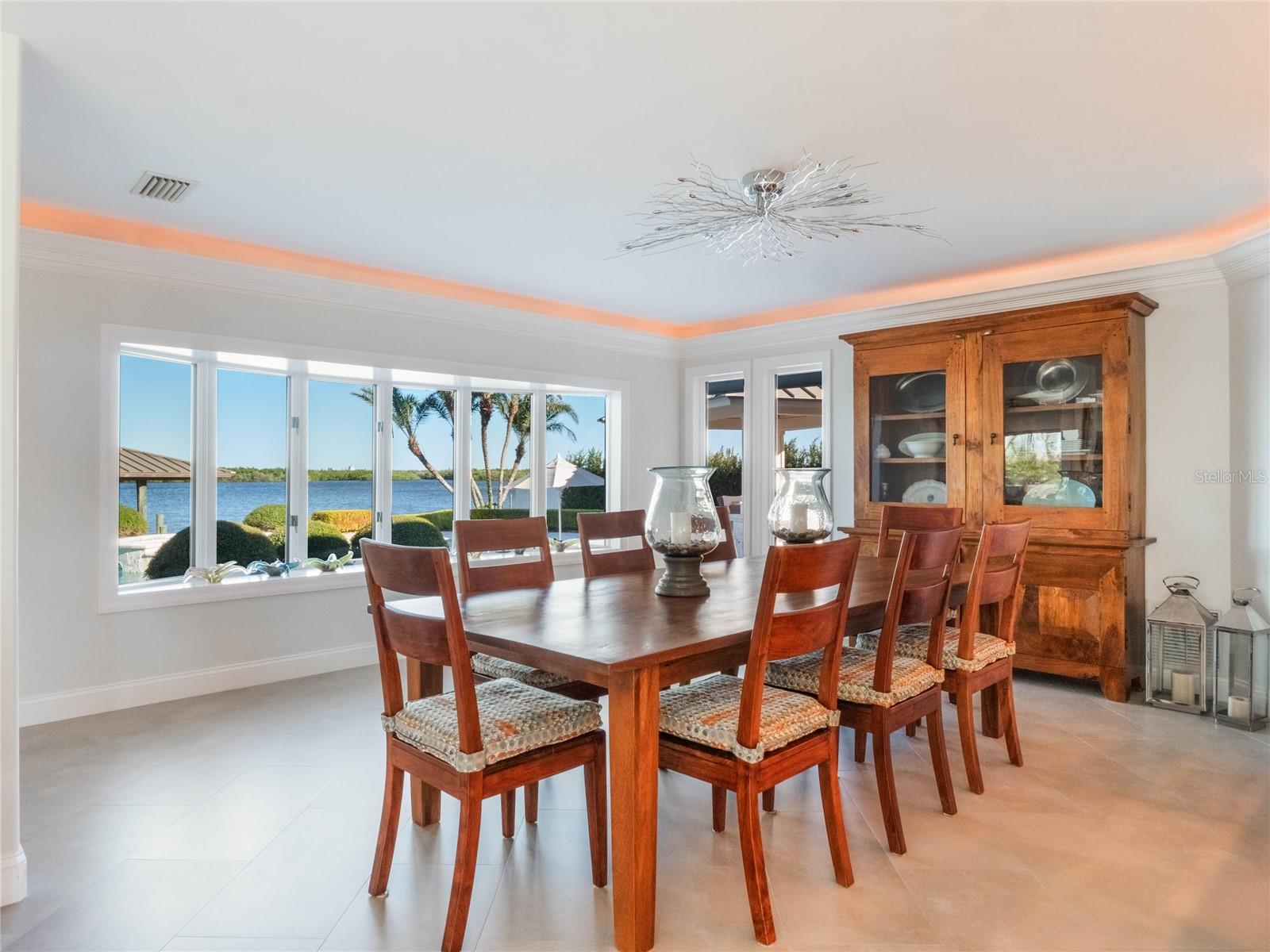 YACHT CLUB ISLAND ESTATE - Residential