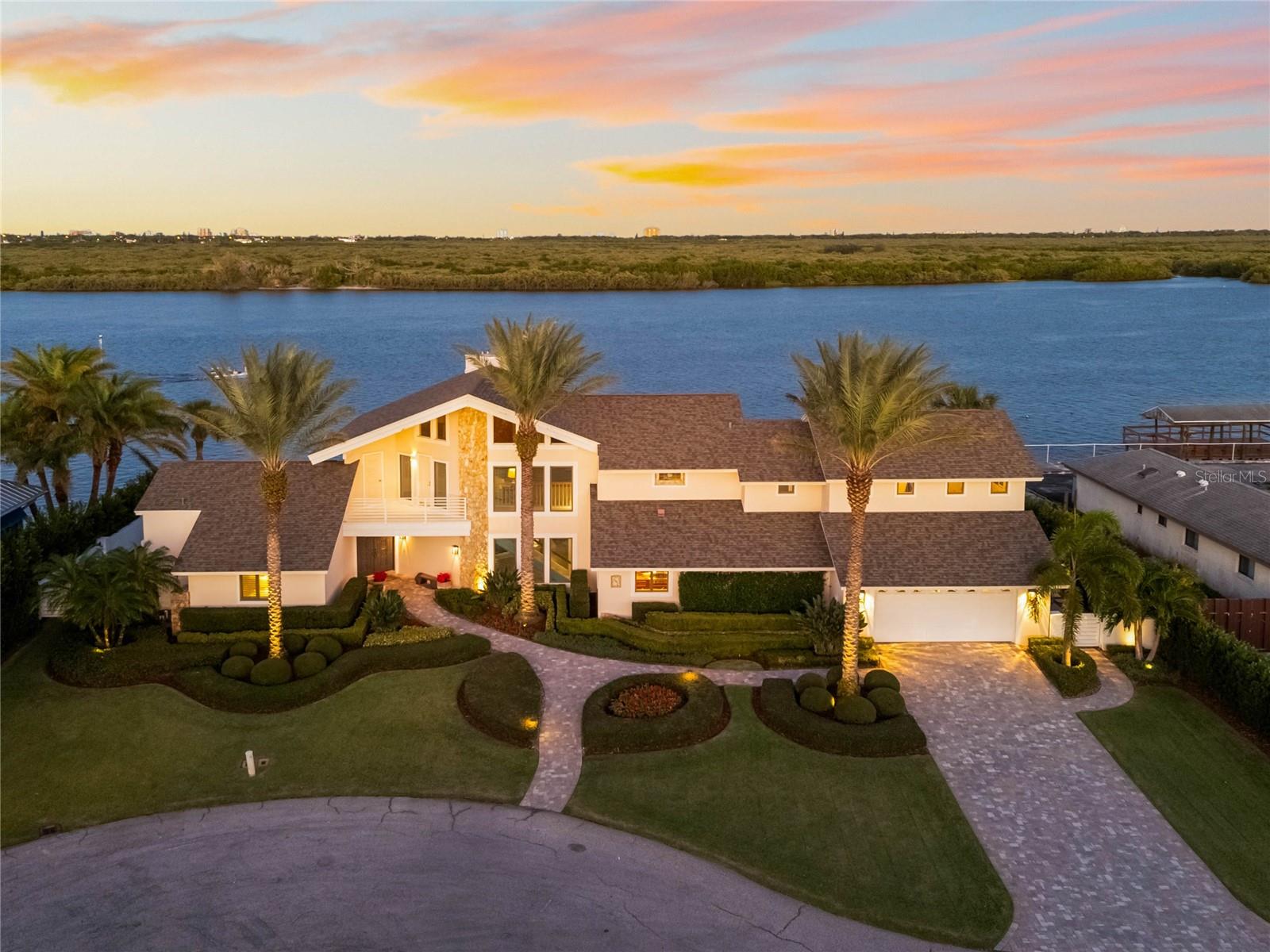 YACHT CLUB ISLAND ESTATE - Residential