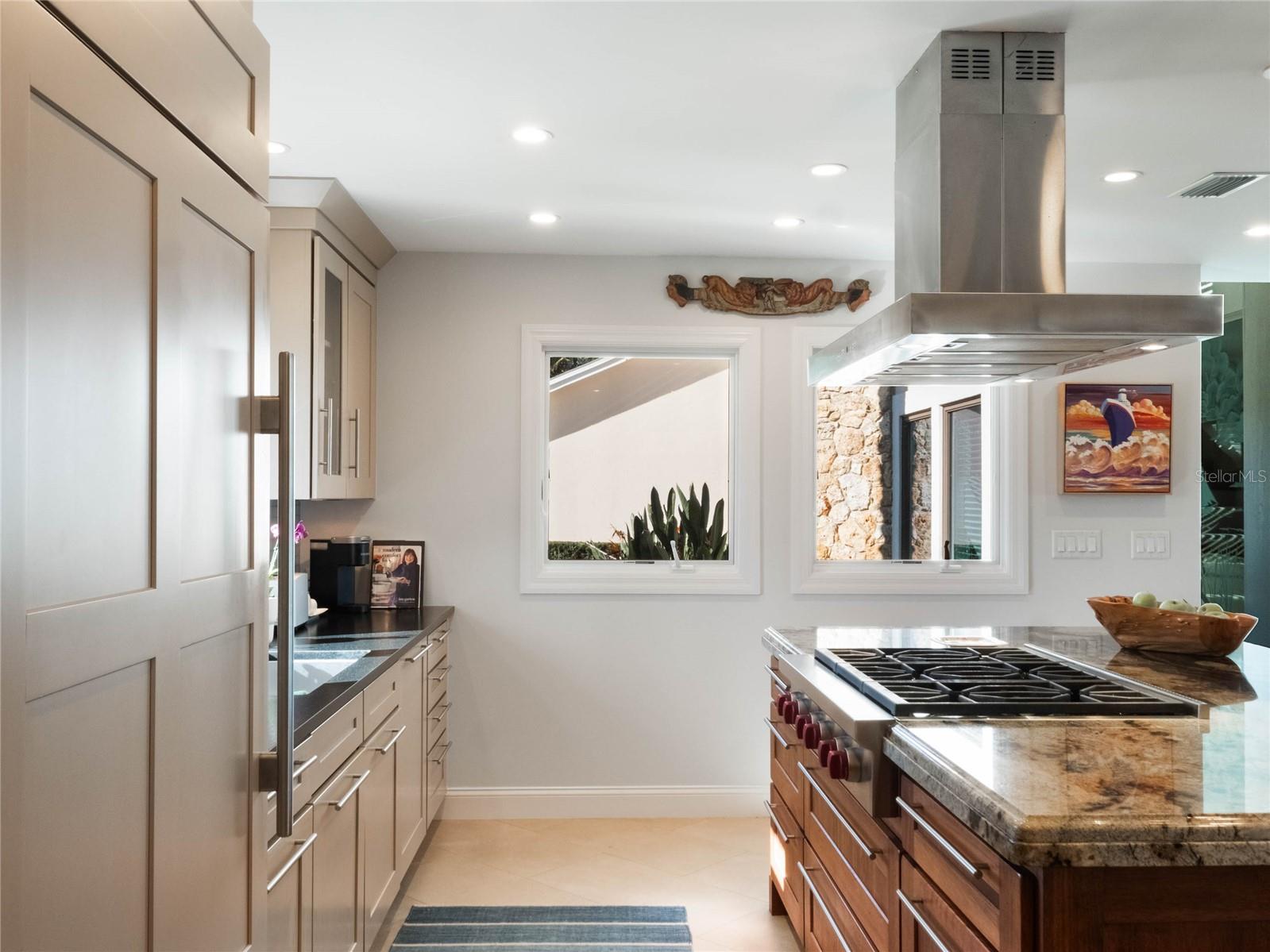 YACHT CLUB ISLAND ESTATE - Residential