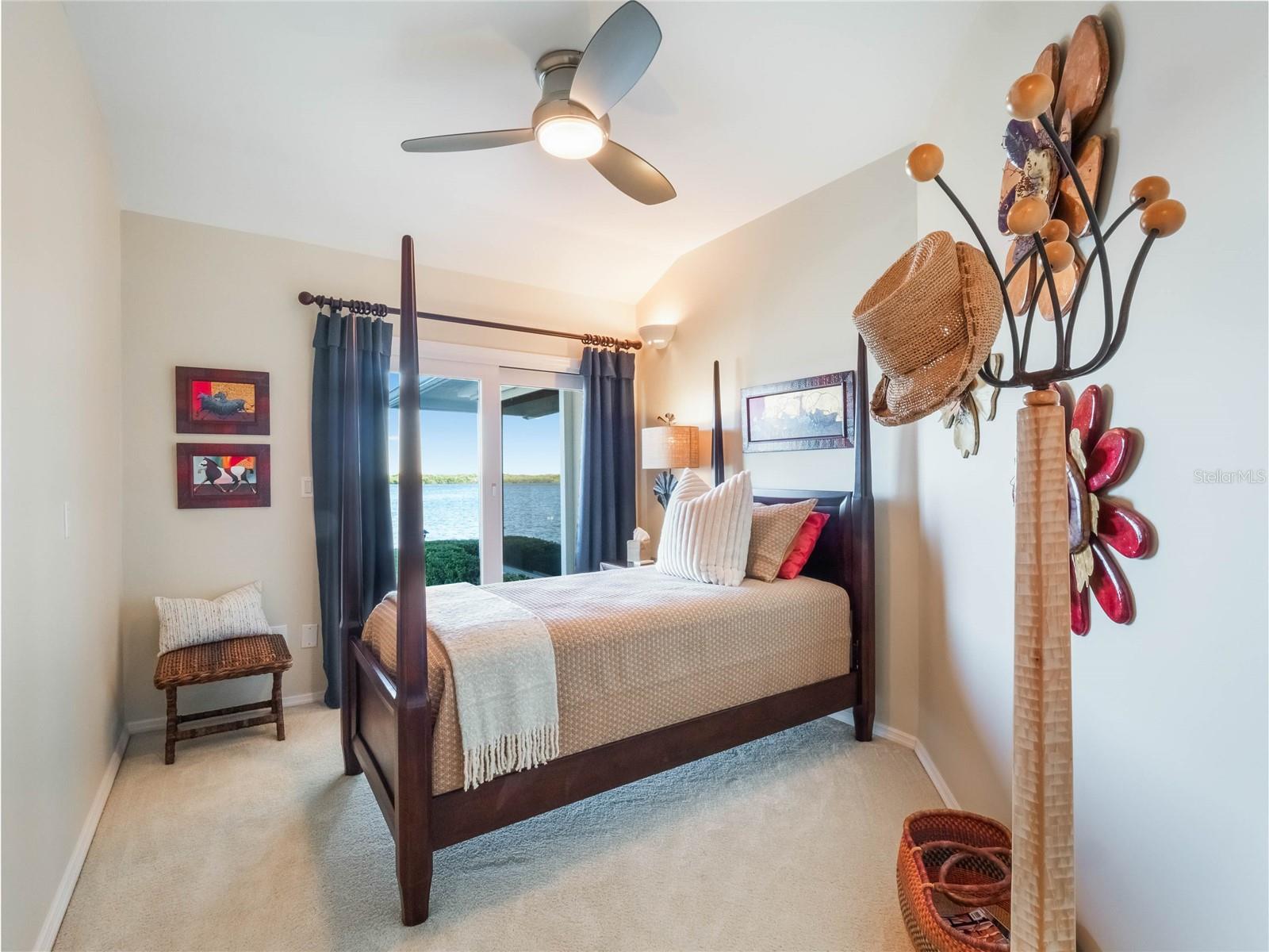 YACHT CLUB ISLAND ESTATE - Residential