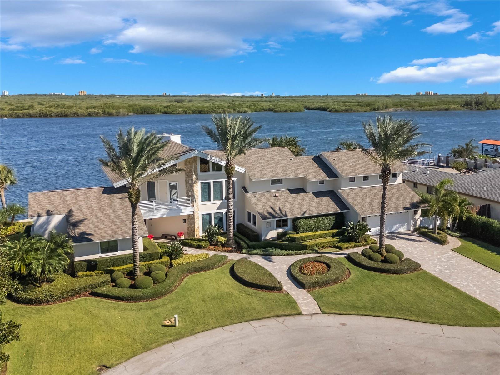 YACHT CLUB ISLAND ESTATE - Residential