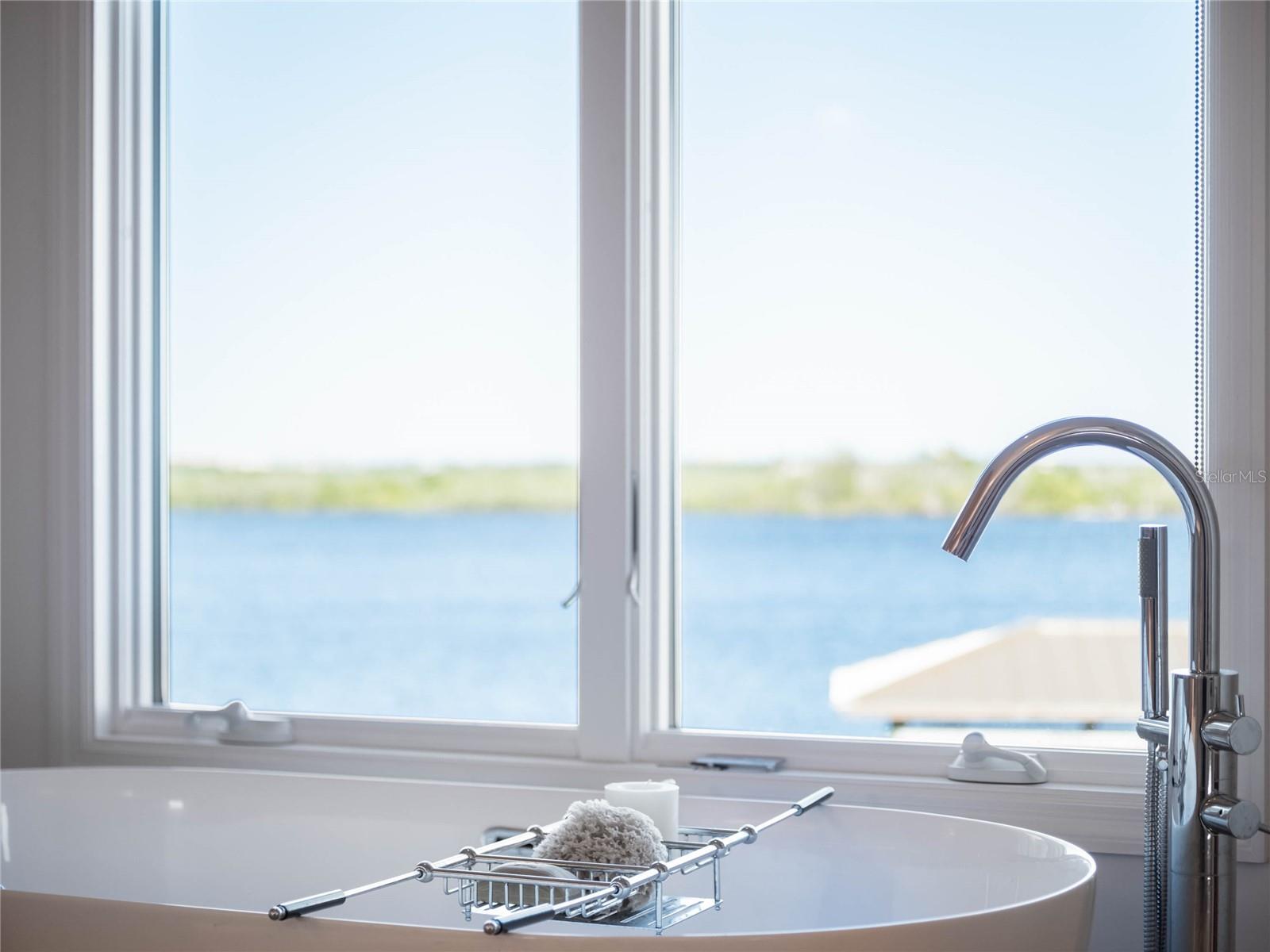 YACHT CLUB ISLAND ESTATE - Residential