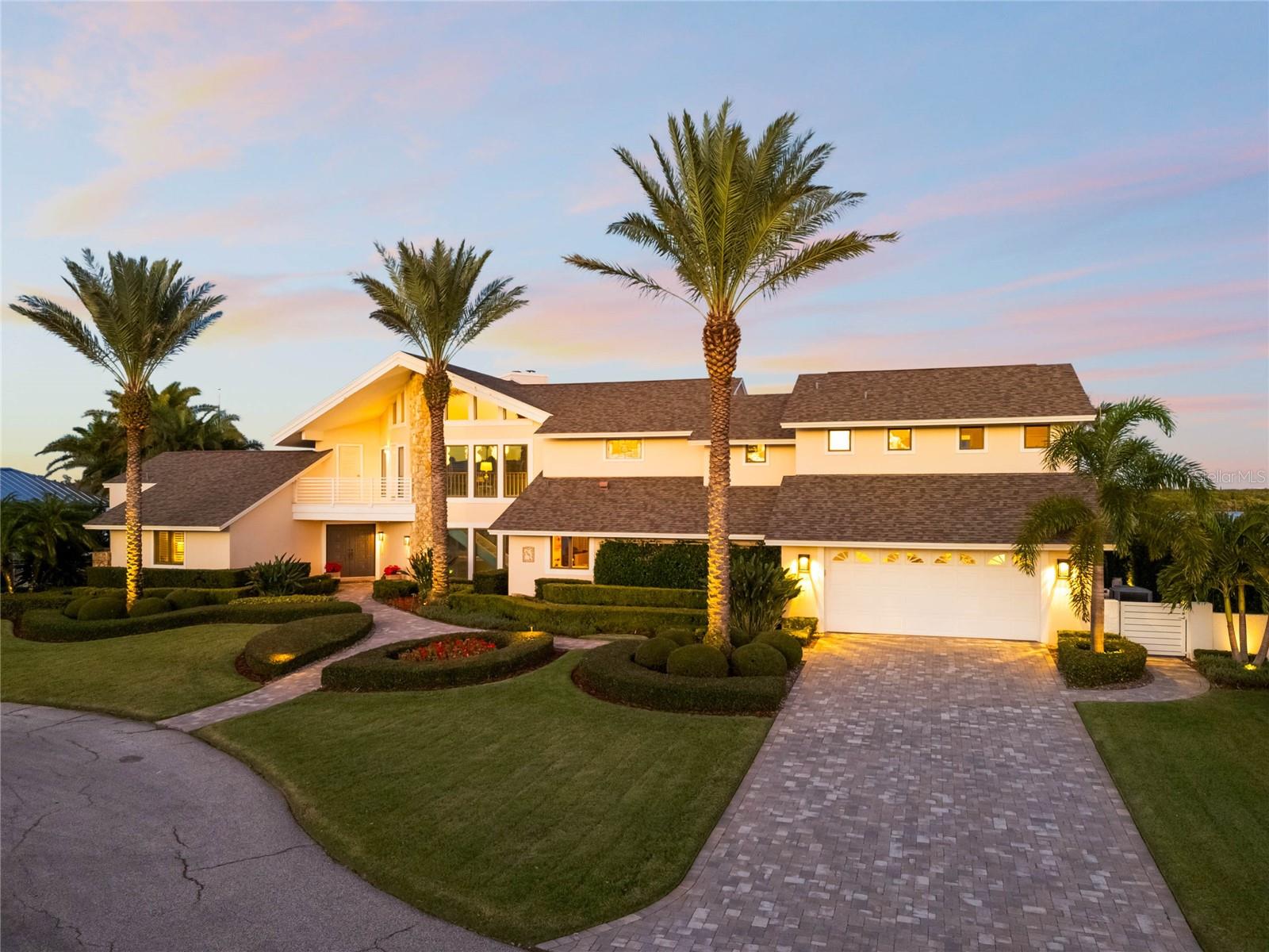 YACHT CLUB ISLAND ESTATE - Residential