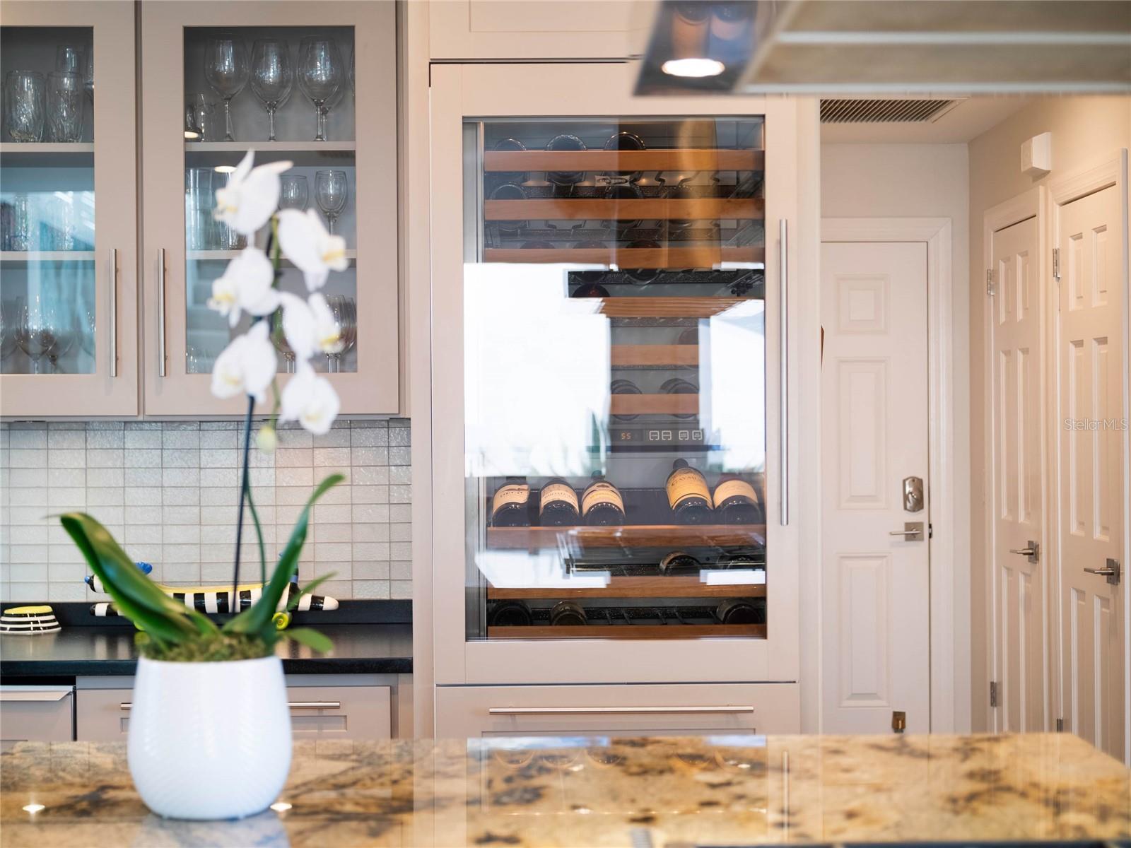 YACHT CLUB ISLAND ESTATE - Residential