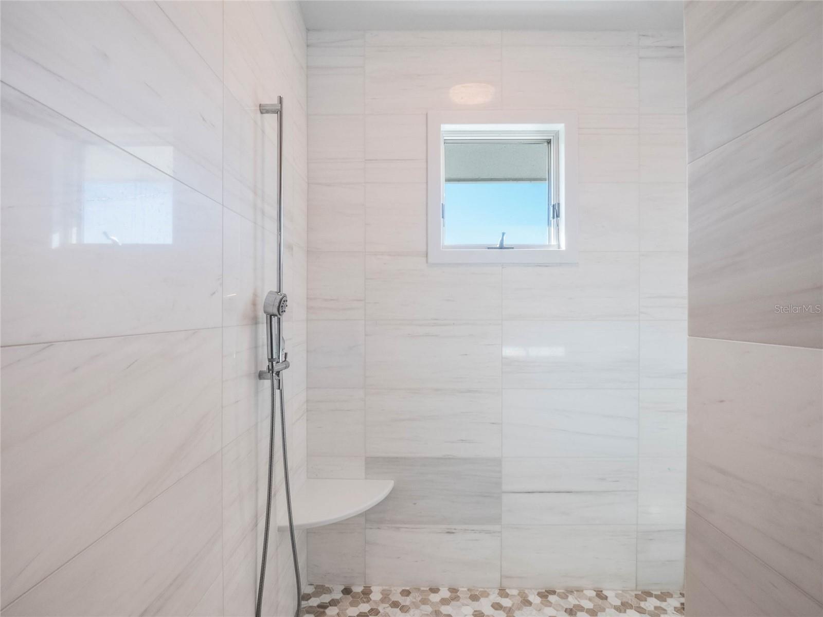 YACHT CLUB ISLAND ESTATE - Residential