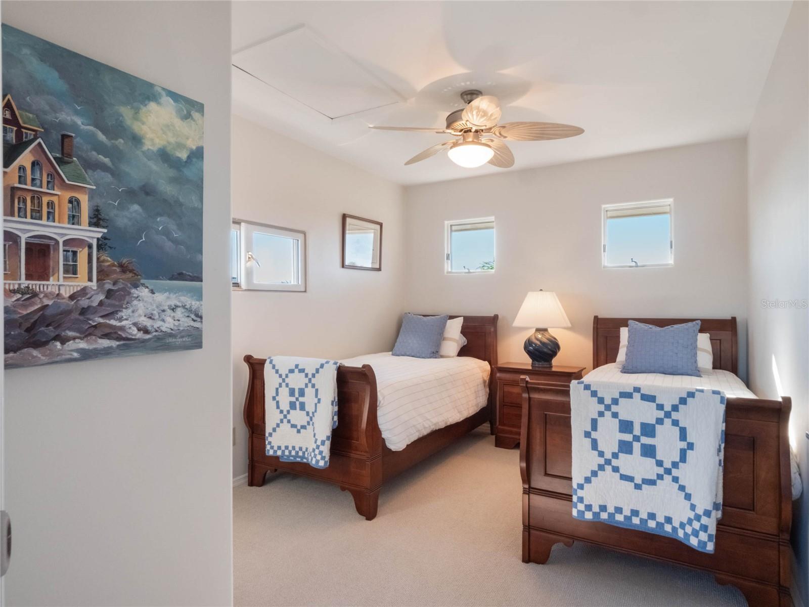 YACHT CLUB ISLAND ESTATE - Residential