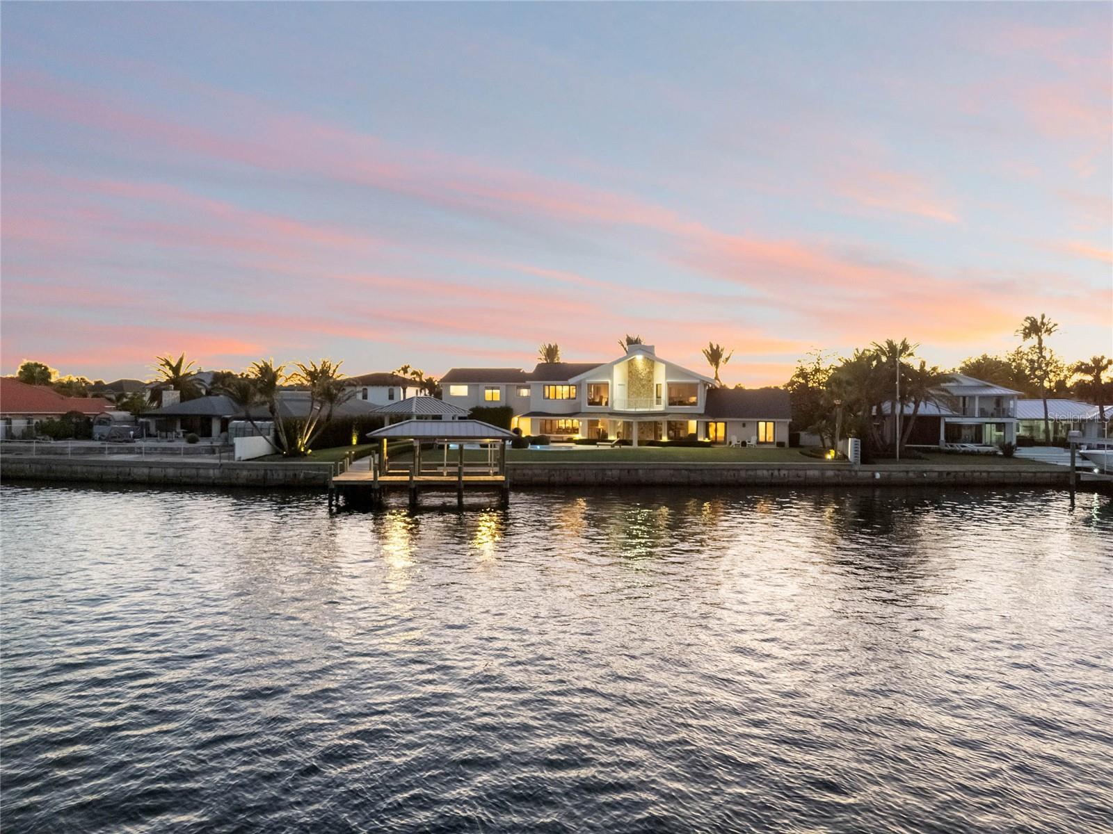 YACHT CLUB ISLAND ESTATE - Residential
