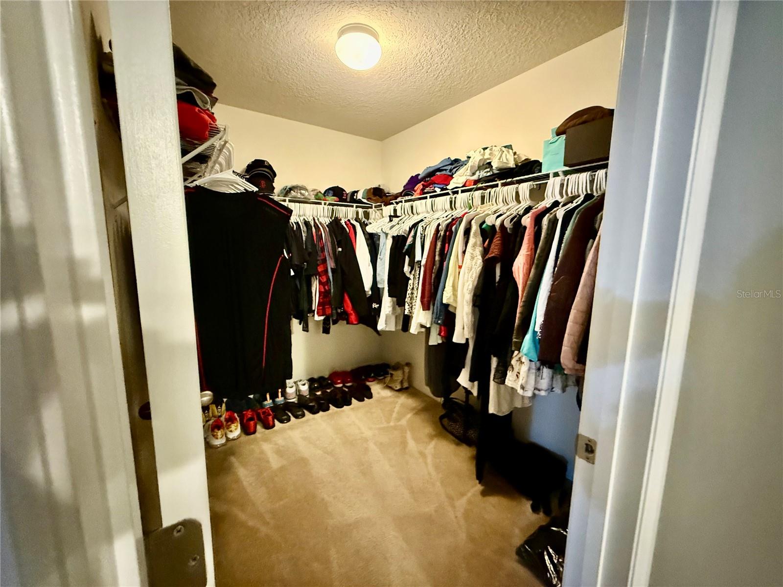 ALOMA TRAILS - Residential Lease