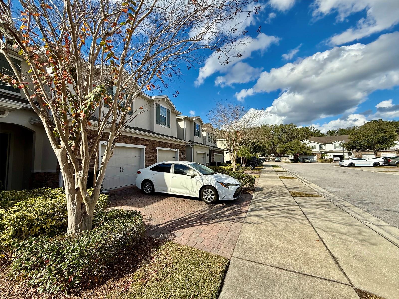 ALOMA TRAILS - Residential Lease