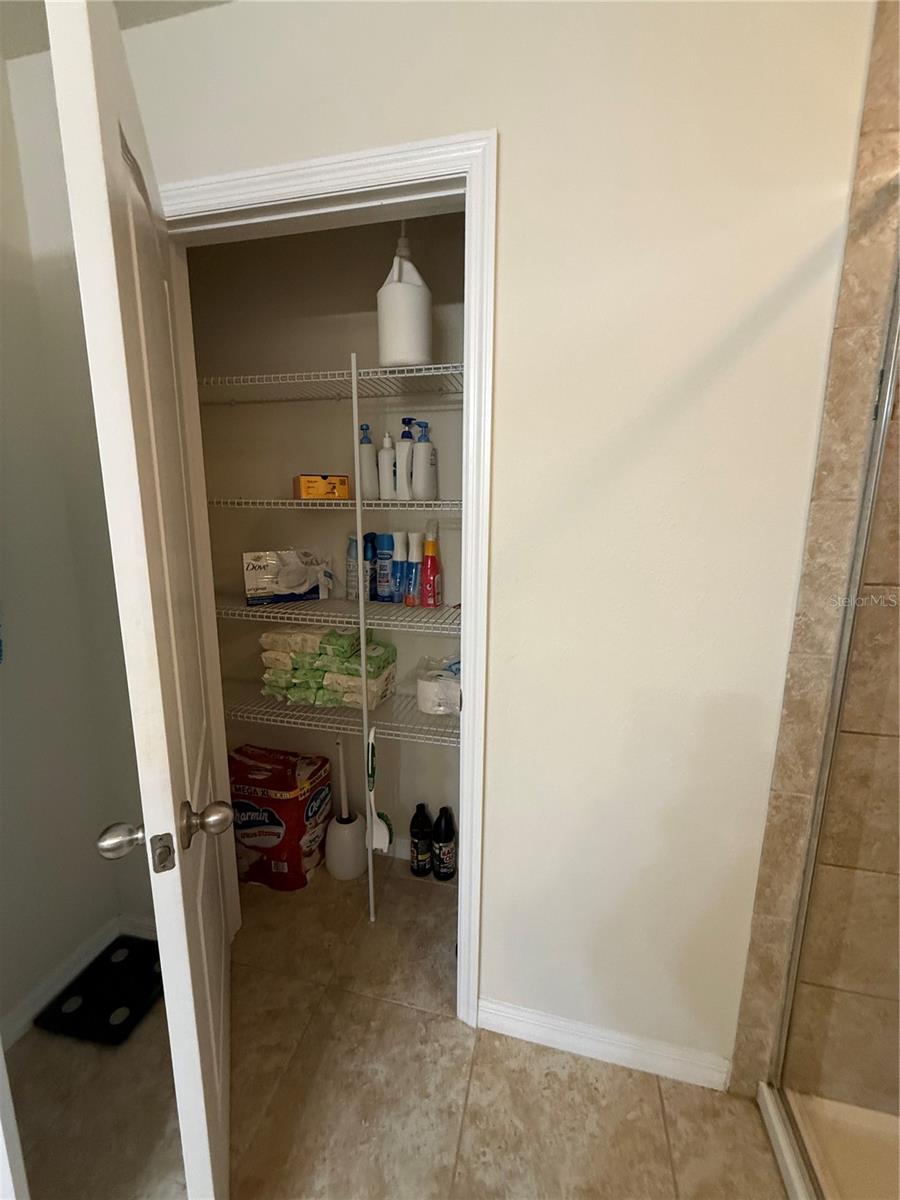 ALOMA TRAILS - Residential Lease