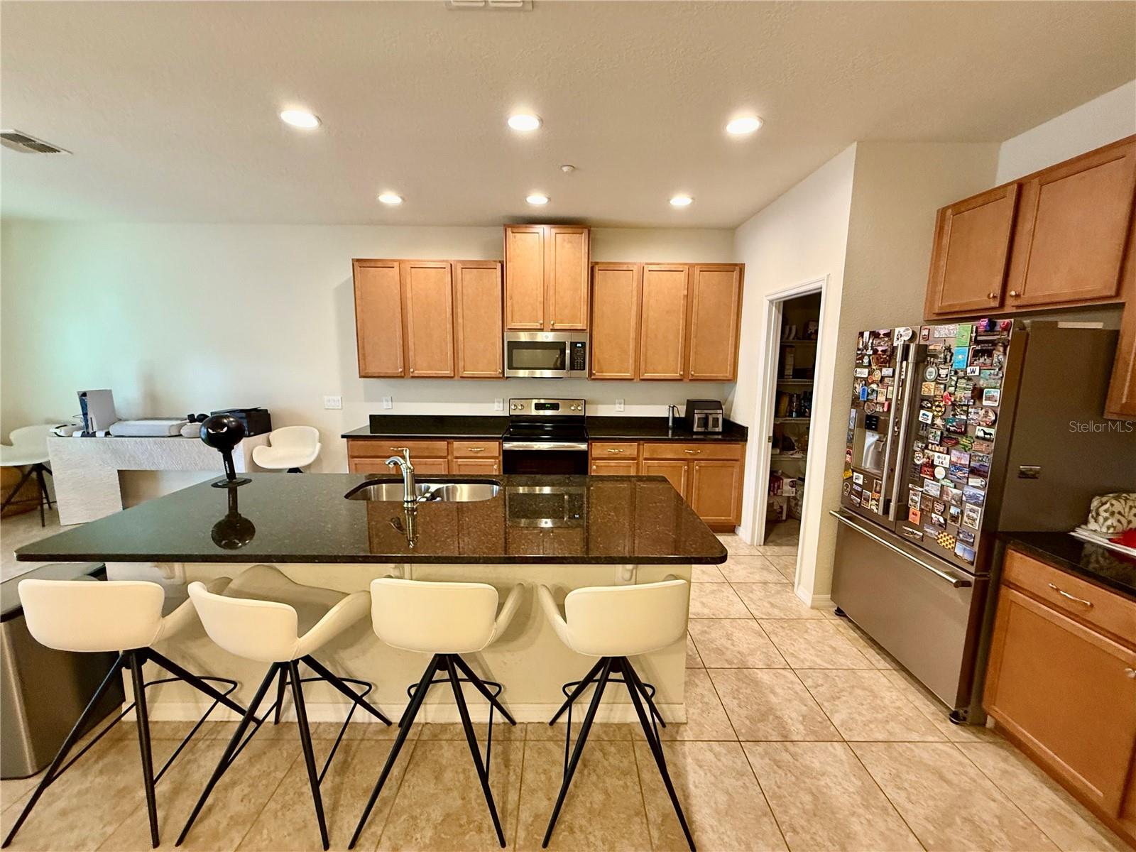 ALOMA TRAILS - Residential Lease