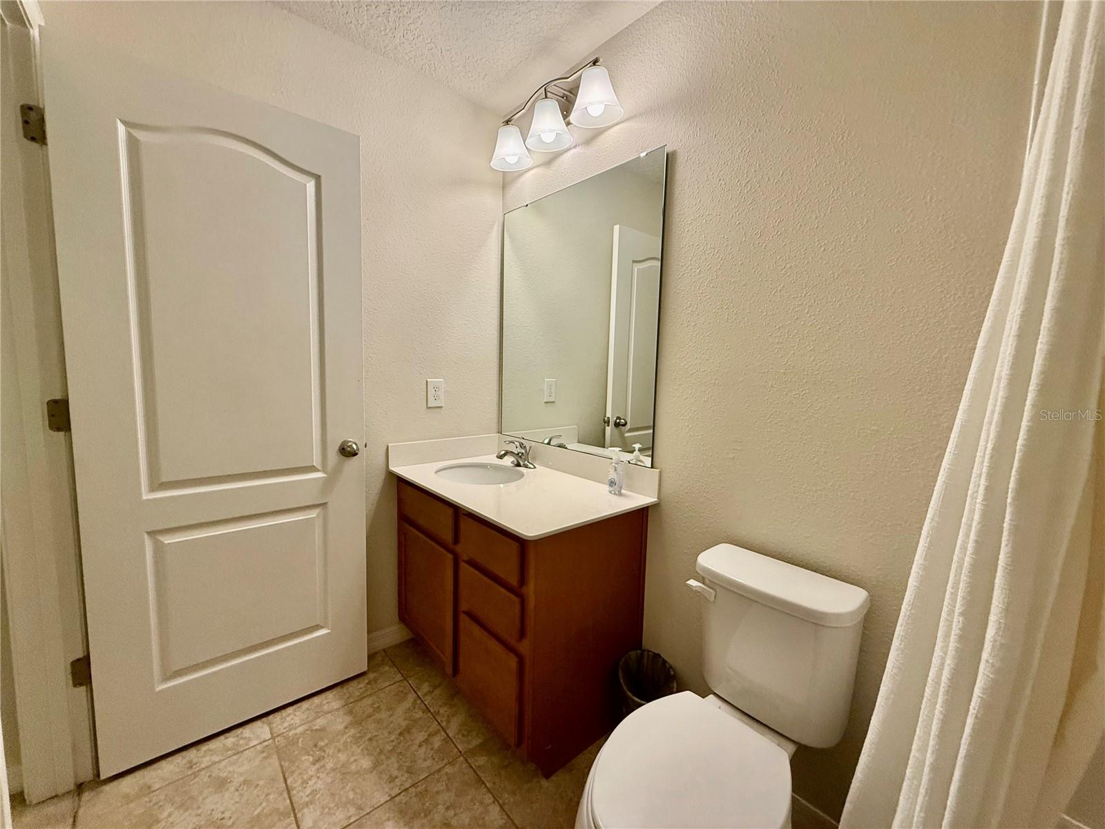 ALOMA TRAILS - Residential Lease