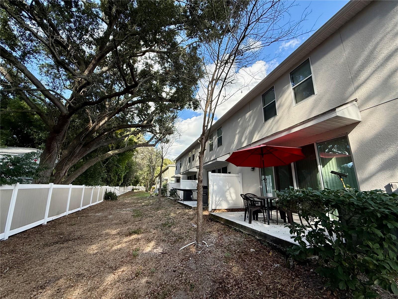 ALOMA TRAILS - Residential Lease