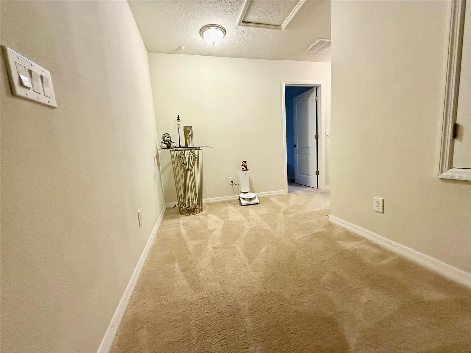 ALOMA TRAILS - Residential Lease