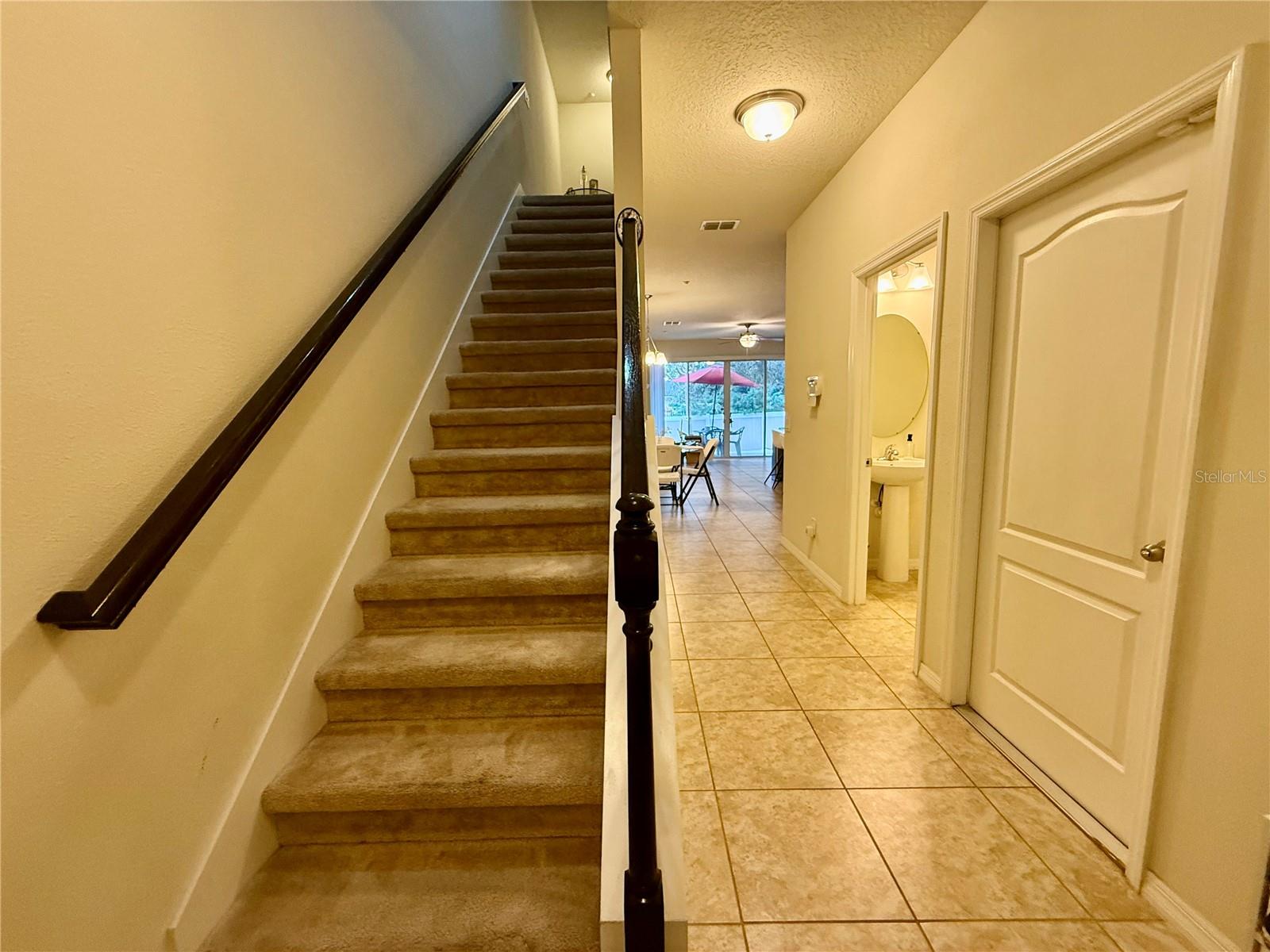 ALOMA TRAILS - Residential Lease