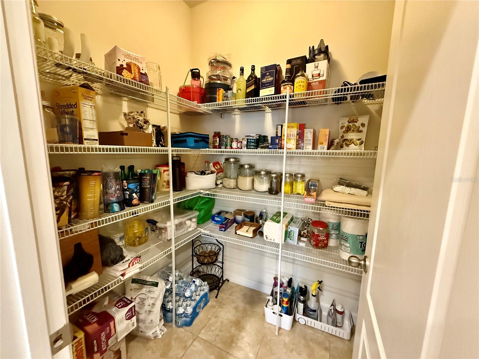 ALOMA TRAILS - Residential Lease