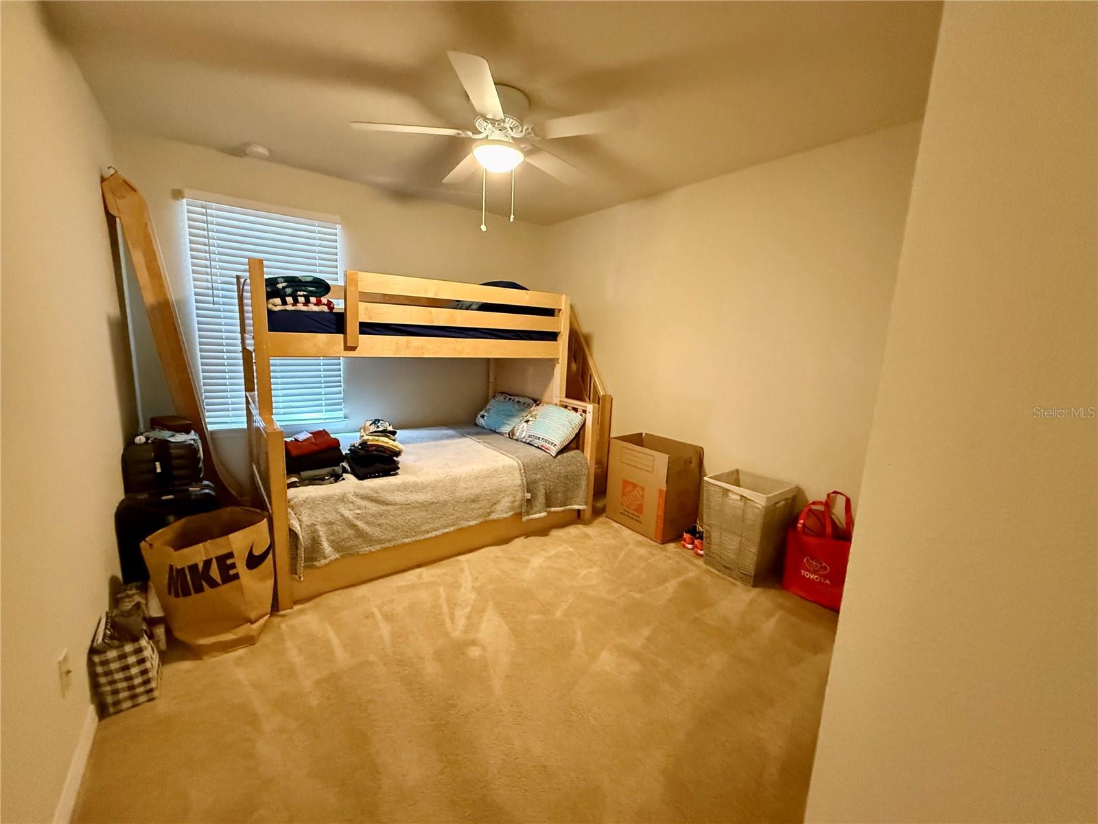 ALOMA TRAILS - Residential Lease