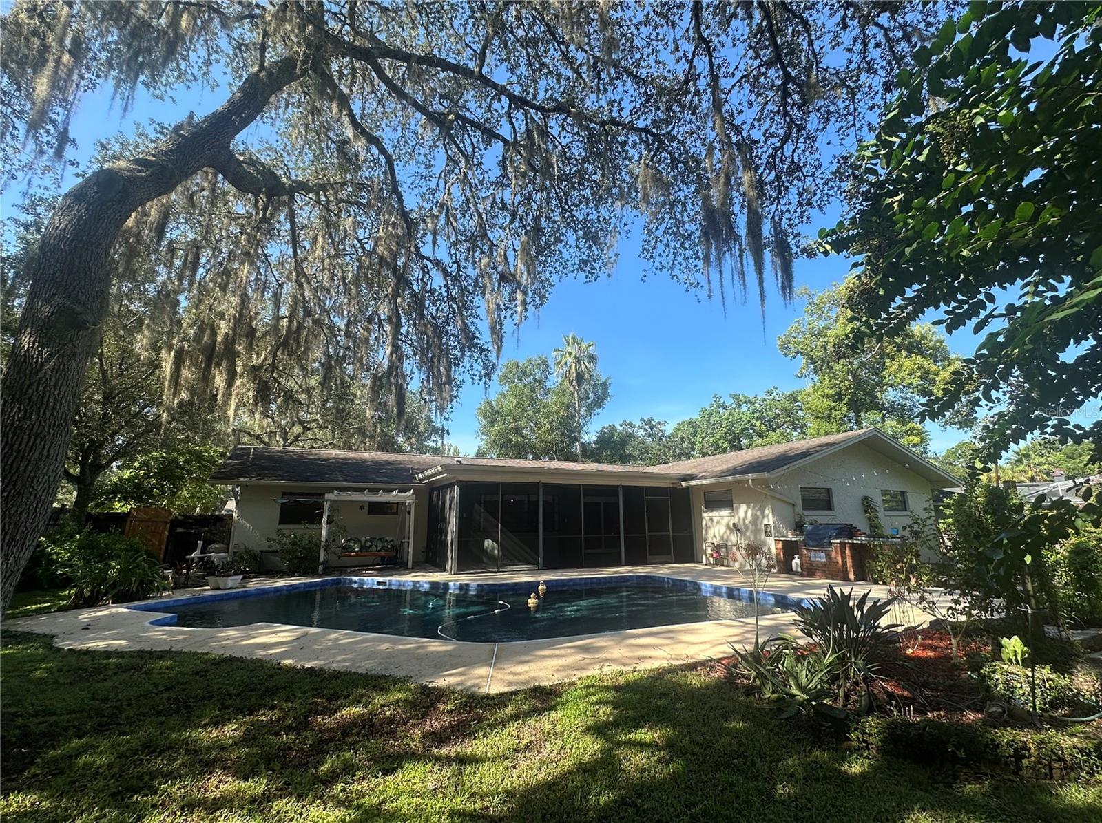 SABAL POINT AMD - Residential Lease