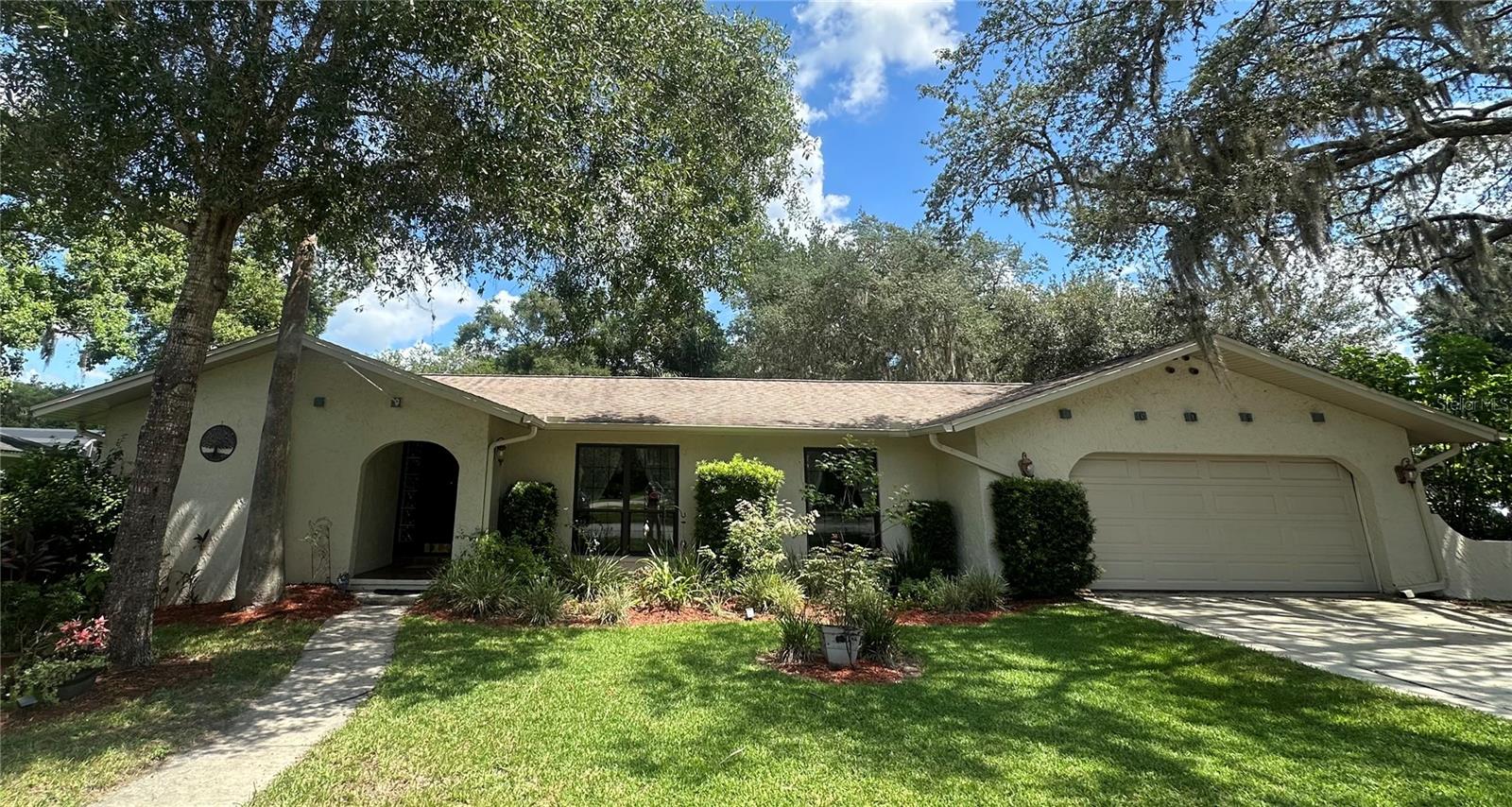 SABAL POINT AMD - Residential Lease