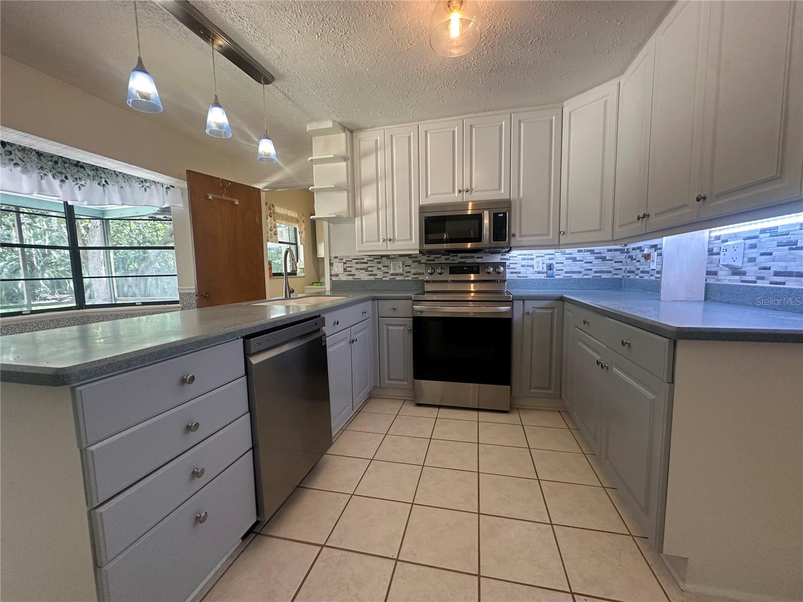 SABAL POINT AMD - Residential Lease