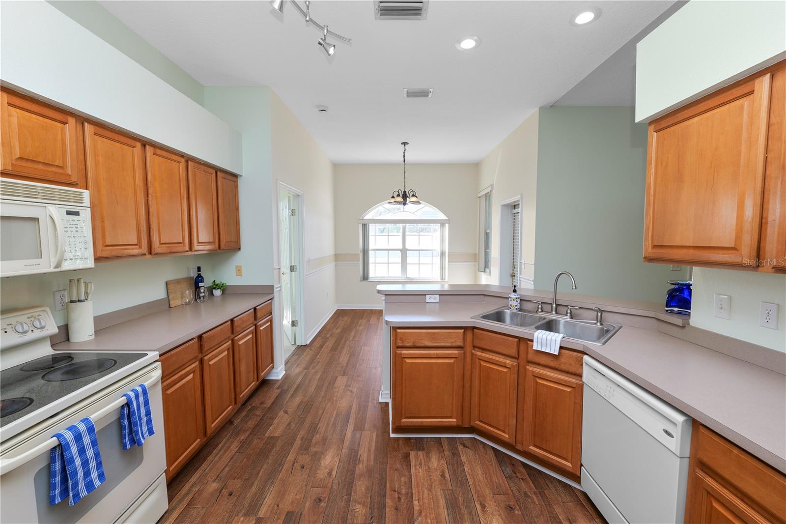 COLONY CLUB ESTATES - Residential