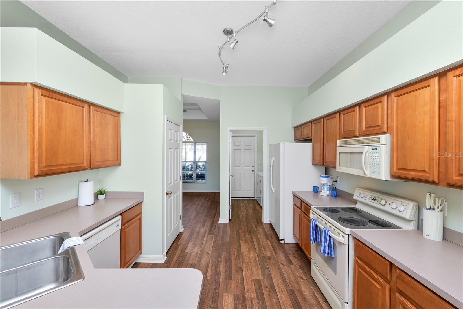 COLONY CLUB ESTATES - Residential