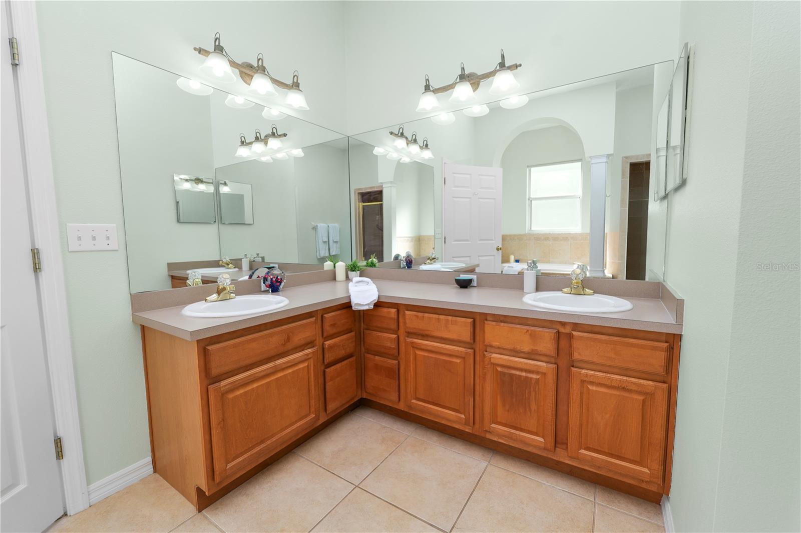 COLONY CLUB ESTATES - Residential