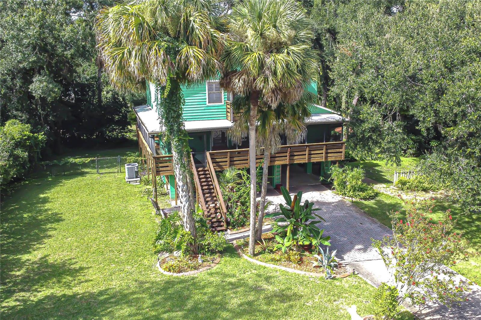 8614 HIBISCUS DRIVE
