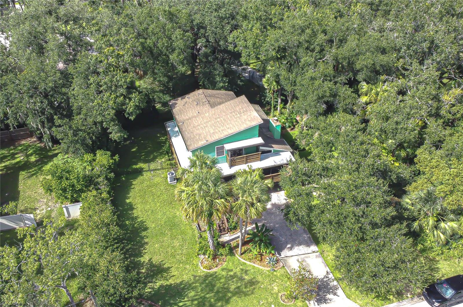 8614 HIBISCUS DRIVE