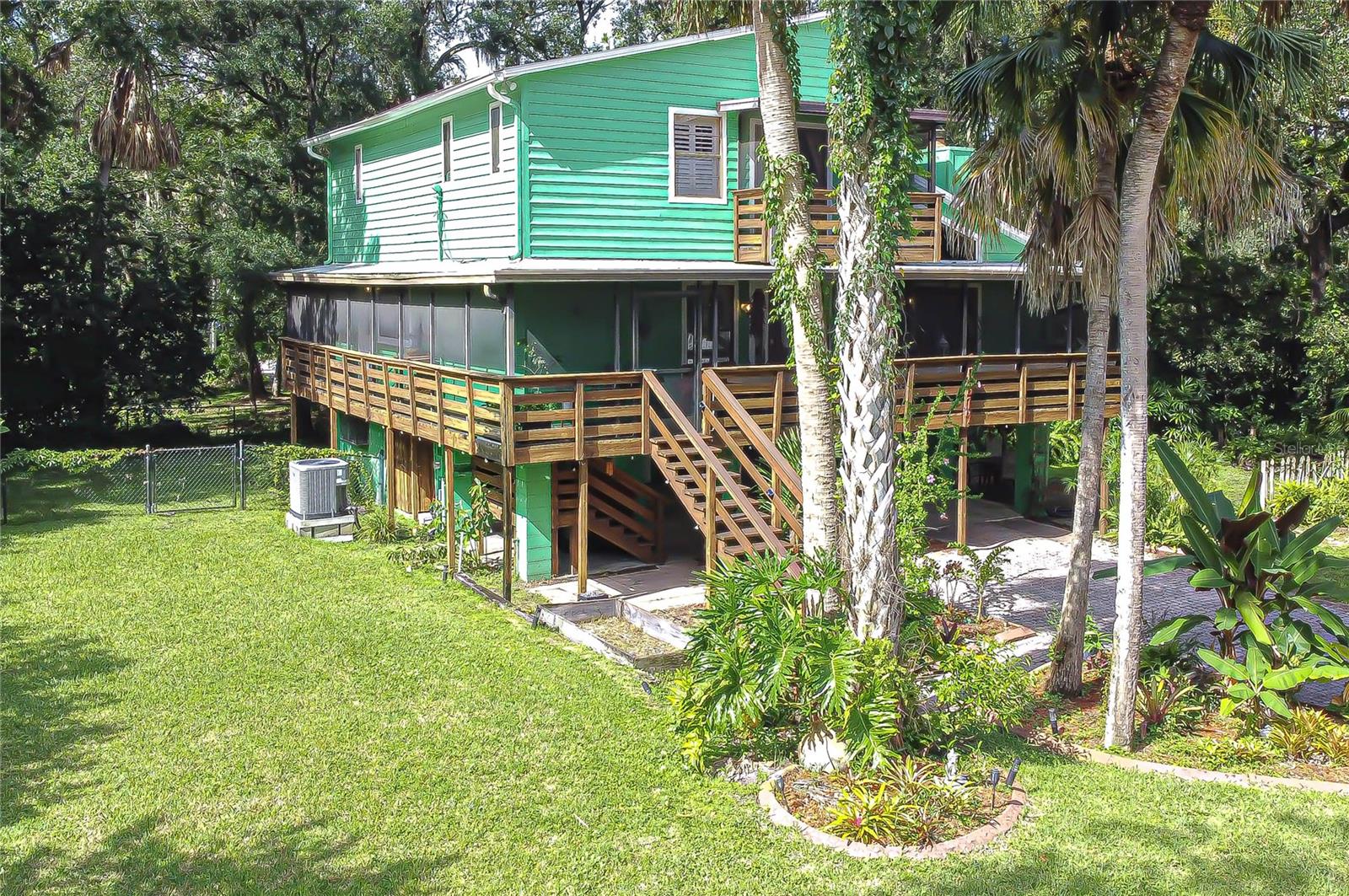 8614 HIBISCUS DRIVE