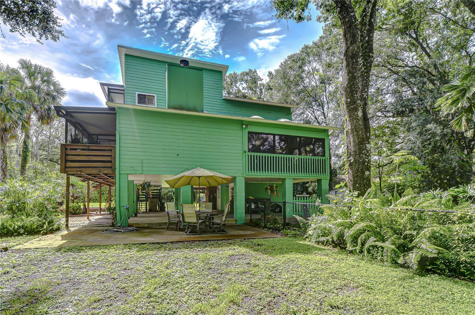 8614 HIBISCUS DRIVE