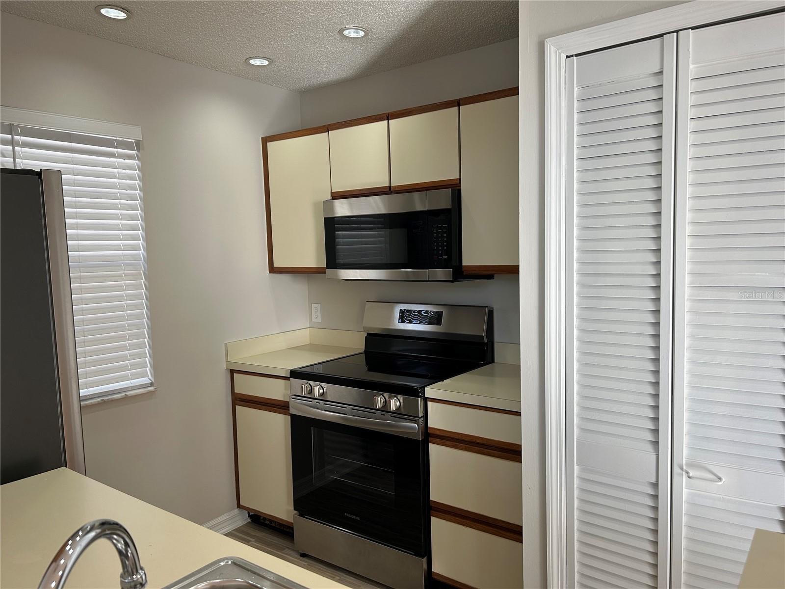 HIDDEN SPGS CONDO - Residential Lease