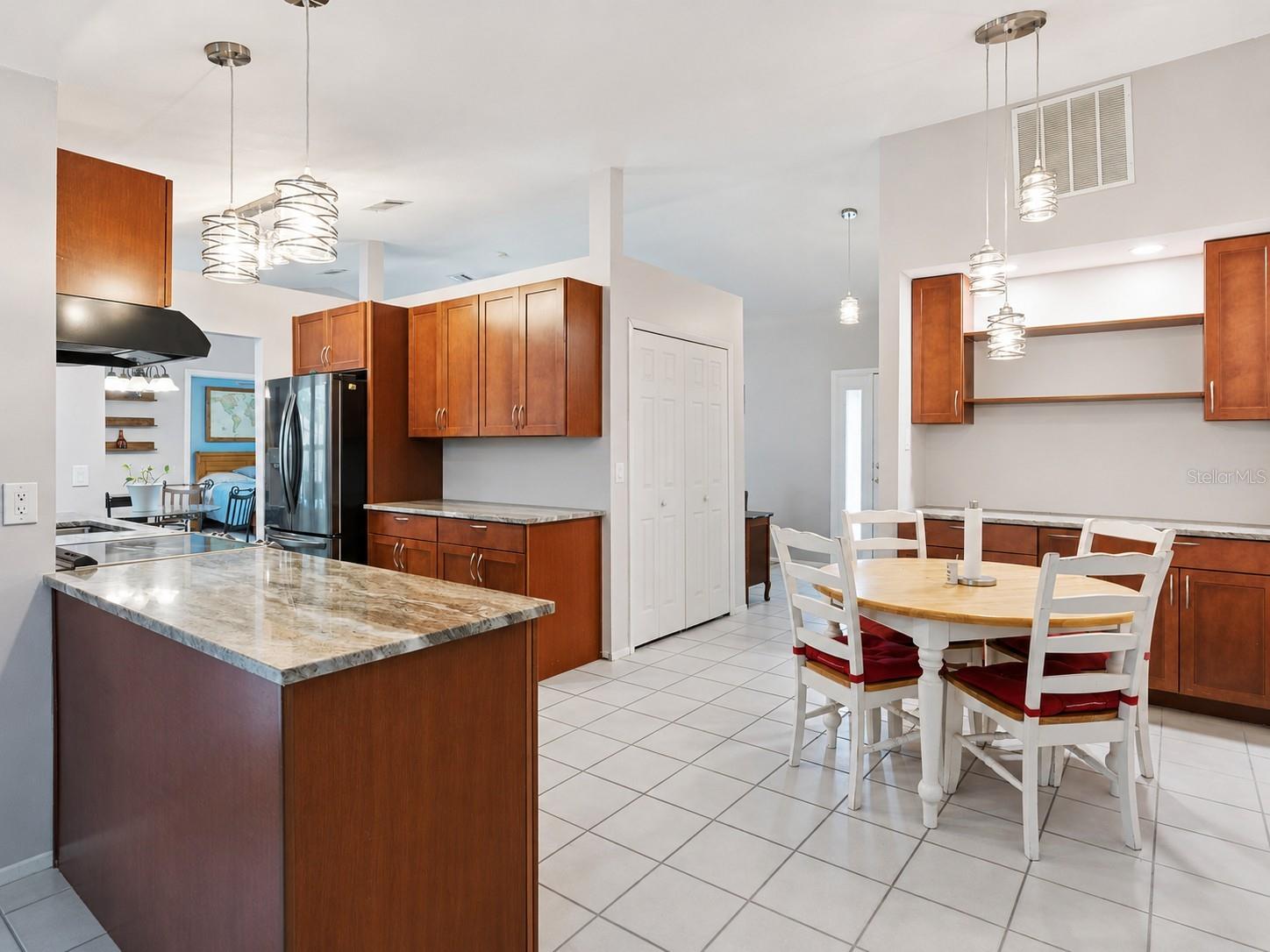 GROVE HILL - Residential