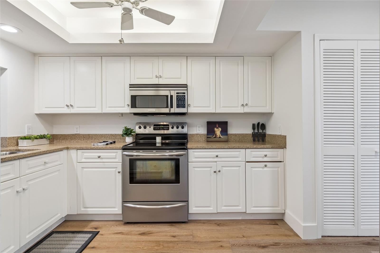 ULTRA VISTA CONDO - Residential