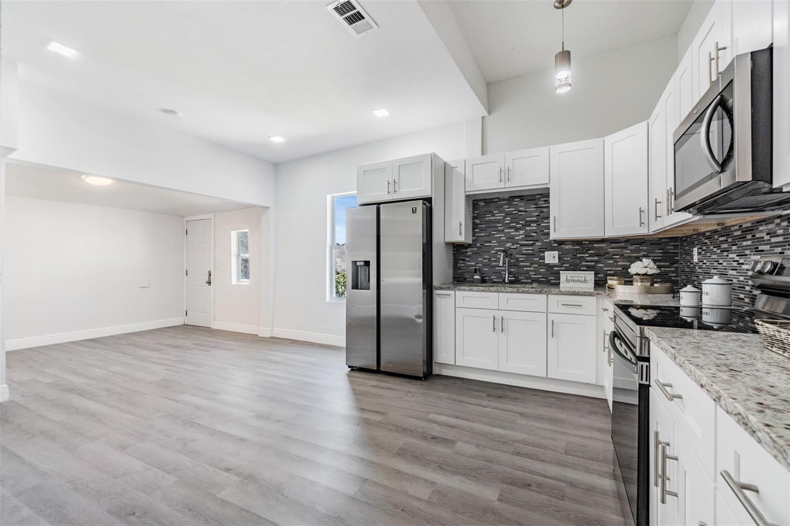 LA VERGNE 1ST ADD - Residential