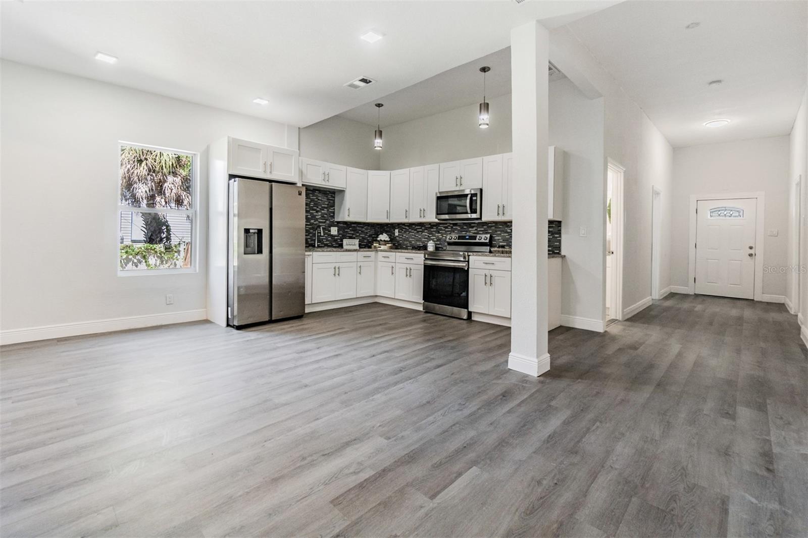 LA VERGNE 1ST ADD - Residential