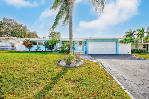Photo of 2032 Gatewood Drive, Largo, FL 33770 (MLS # TB8500555)