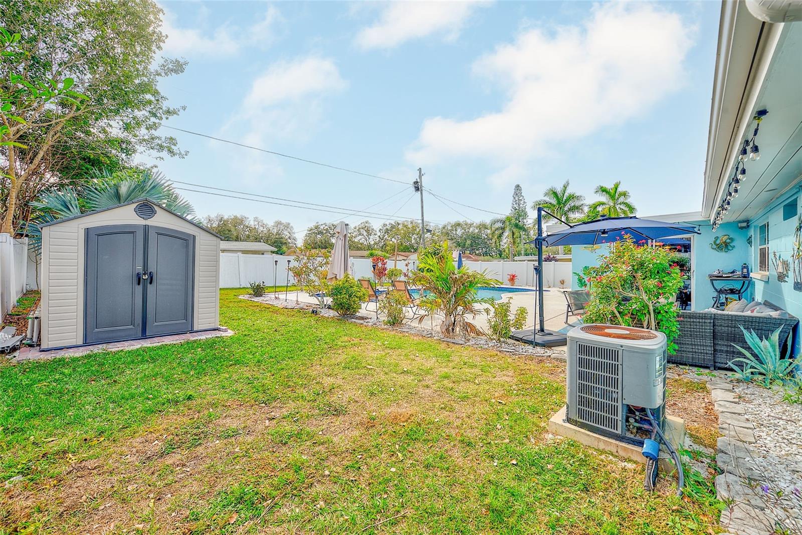 BELLEAIR MANOR - Residential