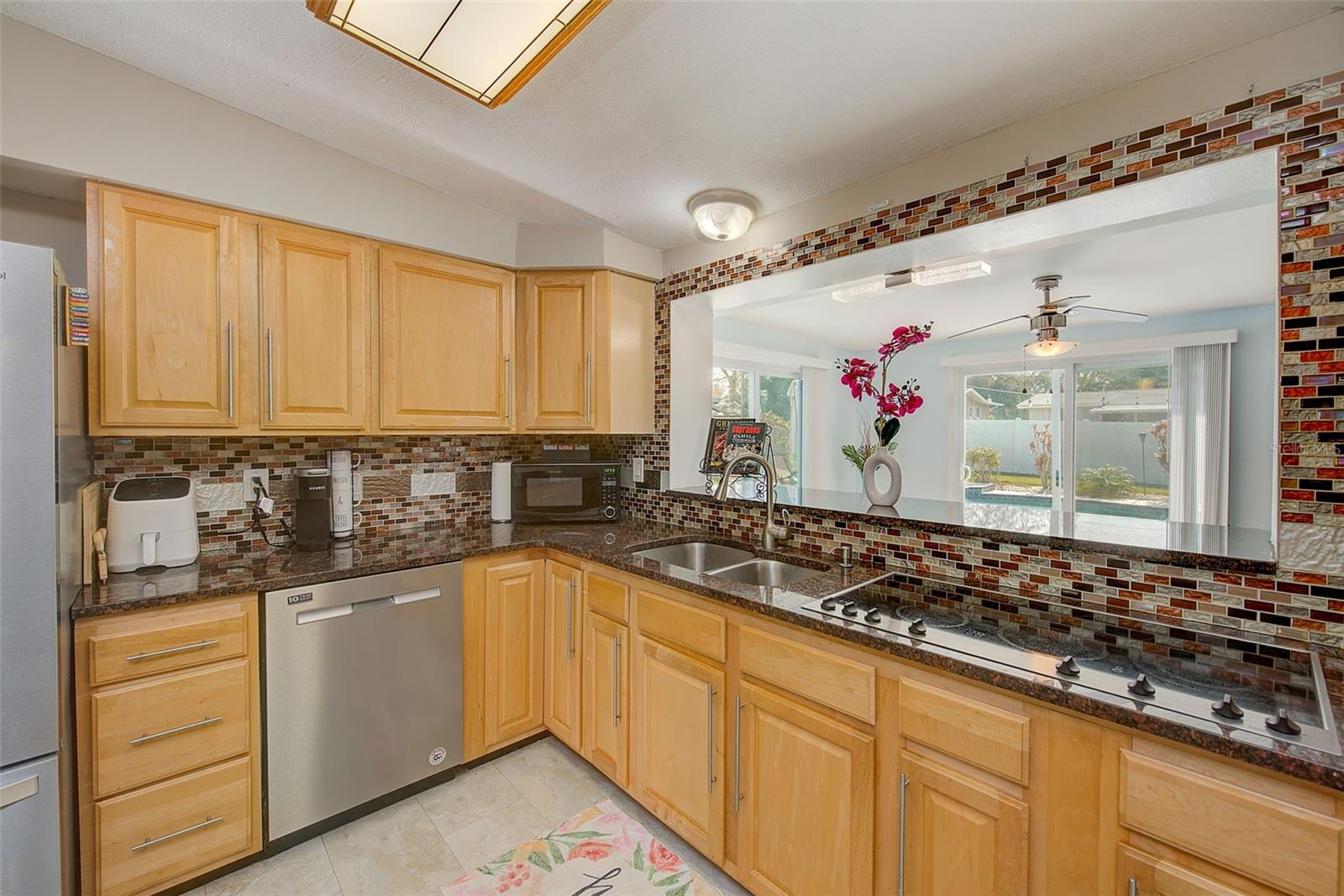 BELLEAIR MANOR - Residential