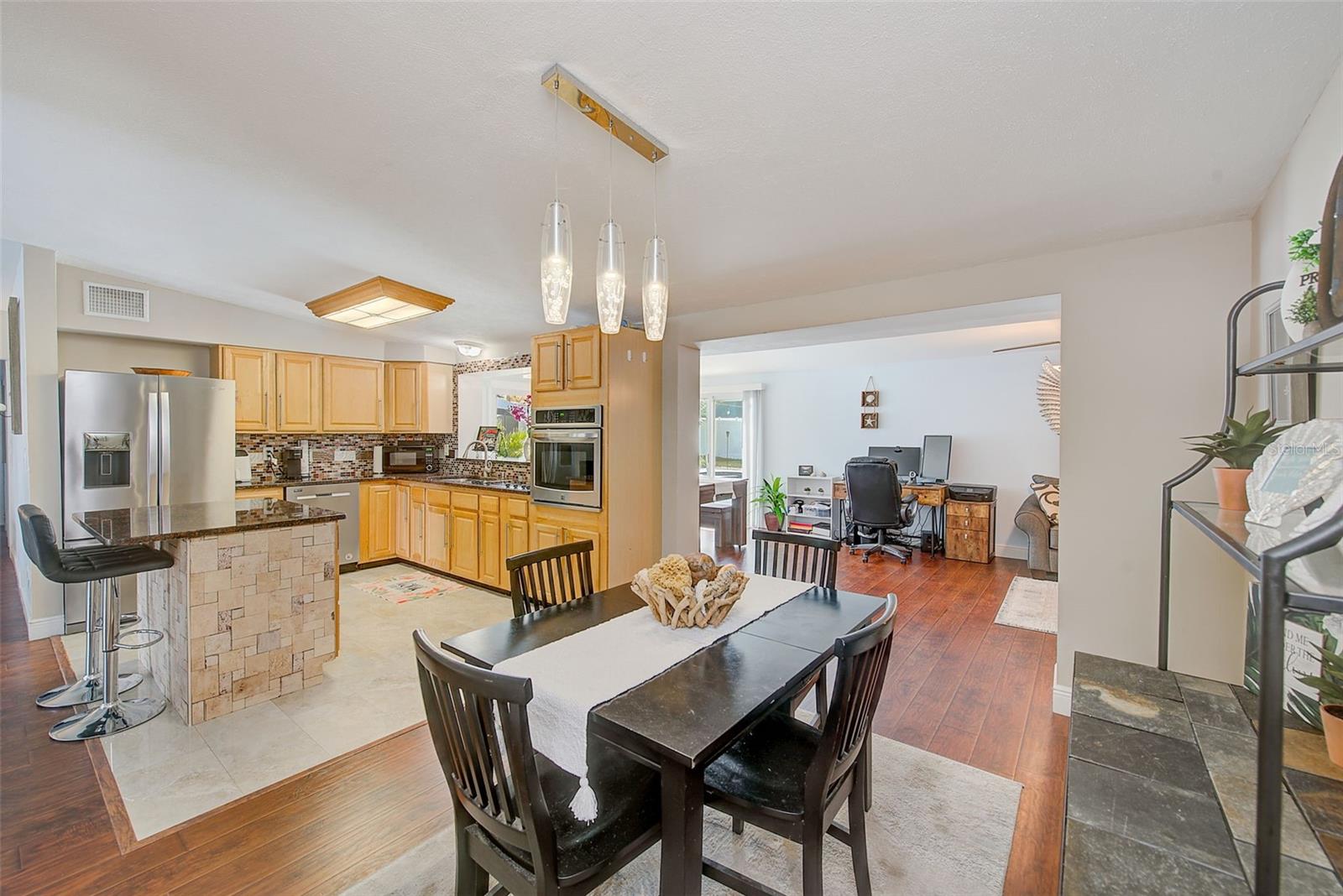 BELLEAIR MANOR - Residential