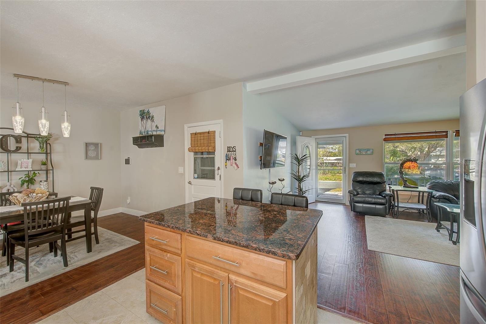 BELLEAIR MANOR - Residential