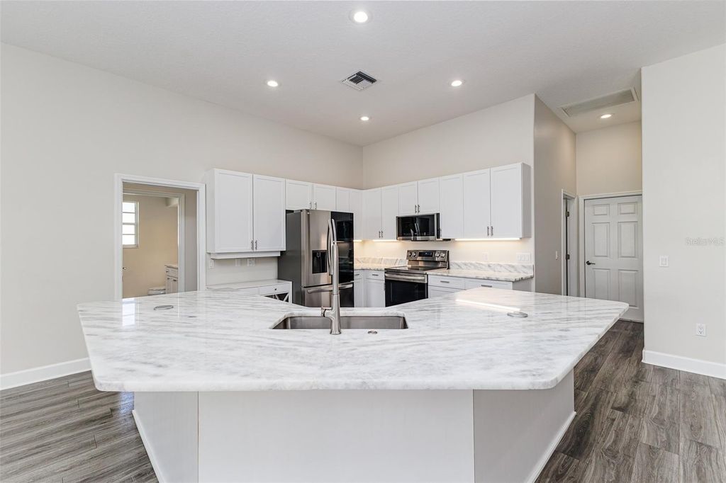 Photo of 870 De La Bosque Avenue, Bartow, FL 33830 (MLS # L4956571)
